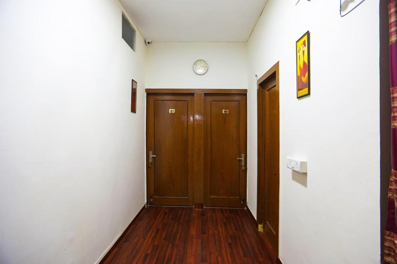 新德里 Oyo62702金色家庭旅馆酒店 外观 照片